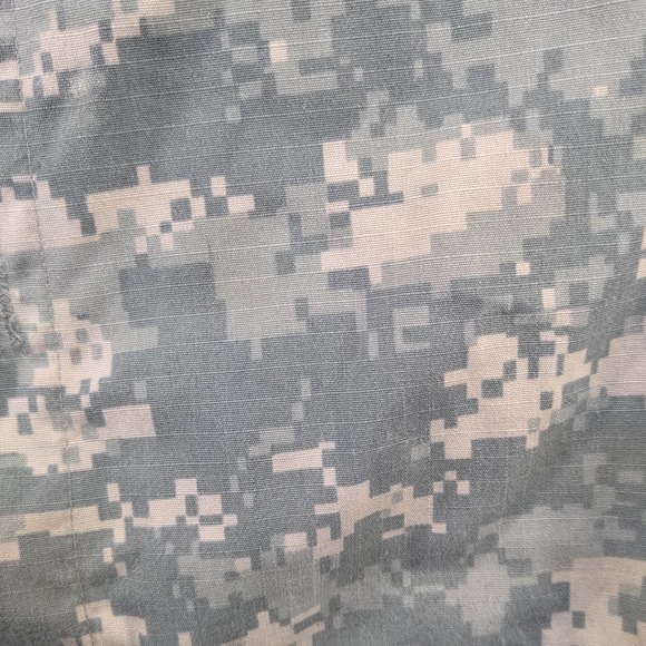 U.S. Army Mens Uniform Shirt Digital Camo Green Tan Size L Pockets - Picture 13 of 14